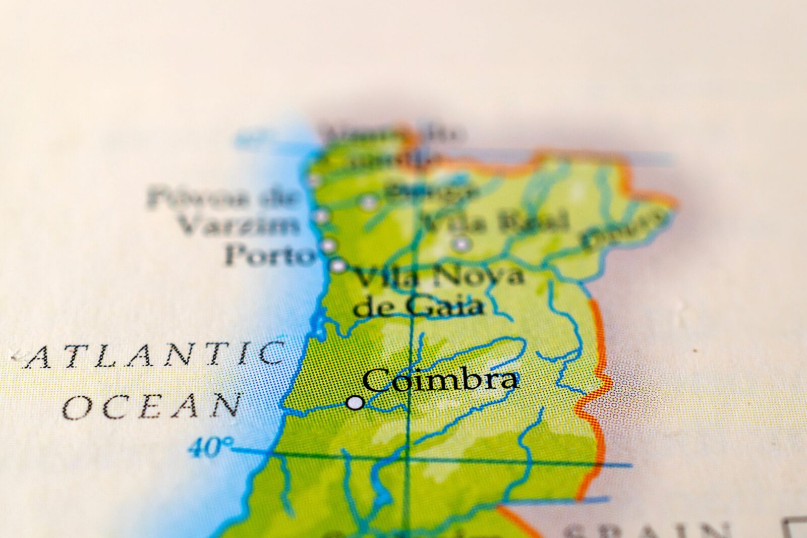 Map of Portugal highlighting Coimbra region, representing moving to Portugal from UK, Coimbra lifestyle, UK professionals, UK families and affordable living options.